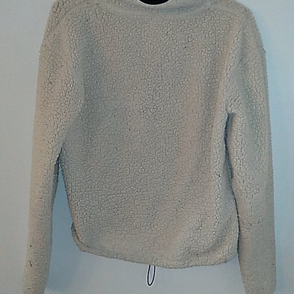 White pullover - Picture 2 of 2